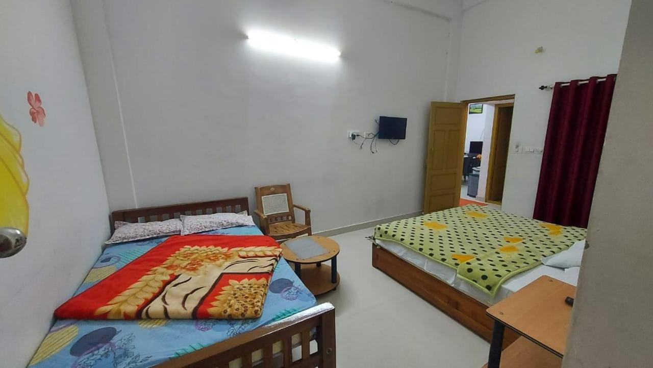 Greenpepperhomestay Munnar Anaviratty Exterior photo