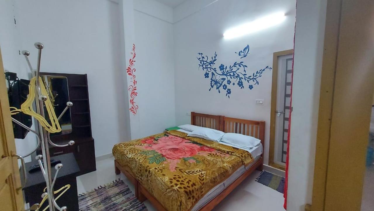 Greenpepperhomestay Munnar Anaviratty Exterior photo