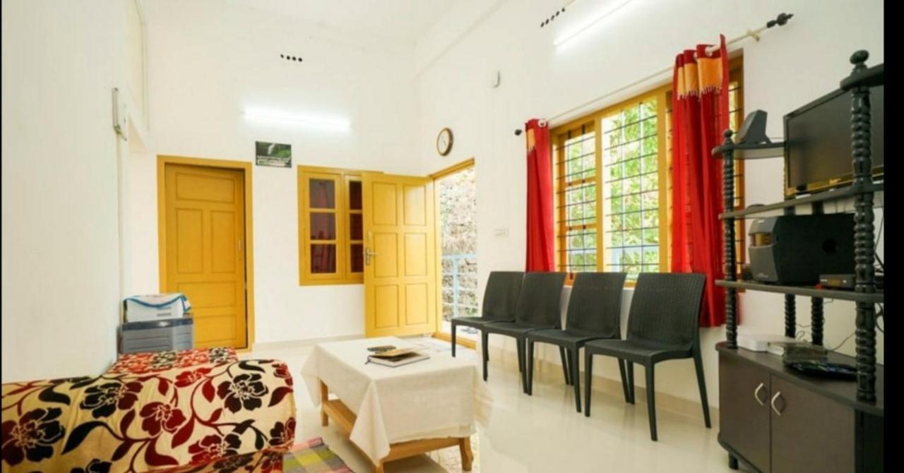 Greenpepperhomestay Munnar Anaviratty Exterior photo